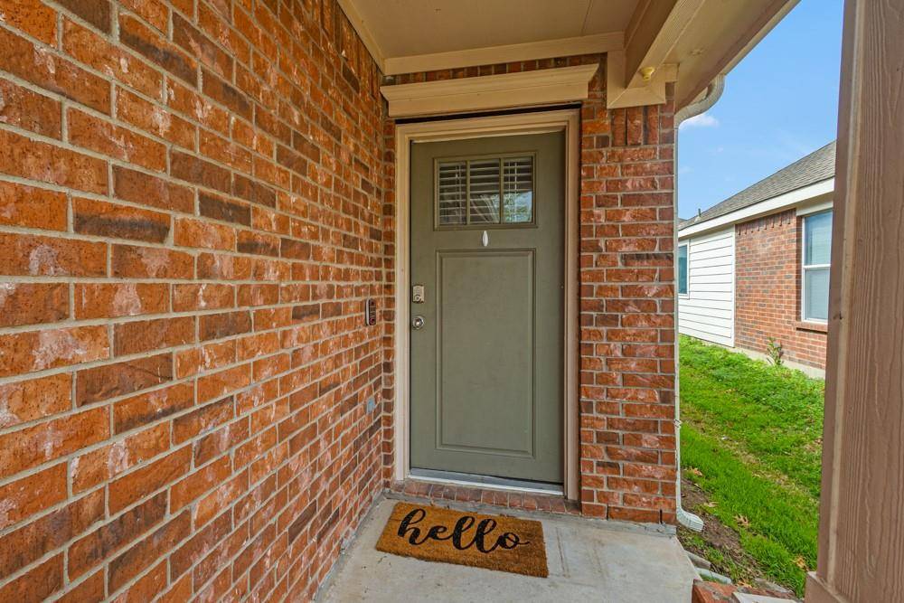 2932 Milby Oaks Drive, Fort Worth, TX 76244