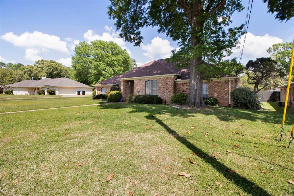 902 Kingsbury Court, Longview, TX 75604
