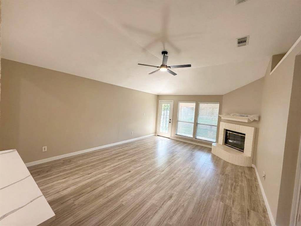 4040 Staghorn Circle N, Fort Worth, TX 76137
