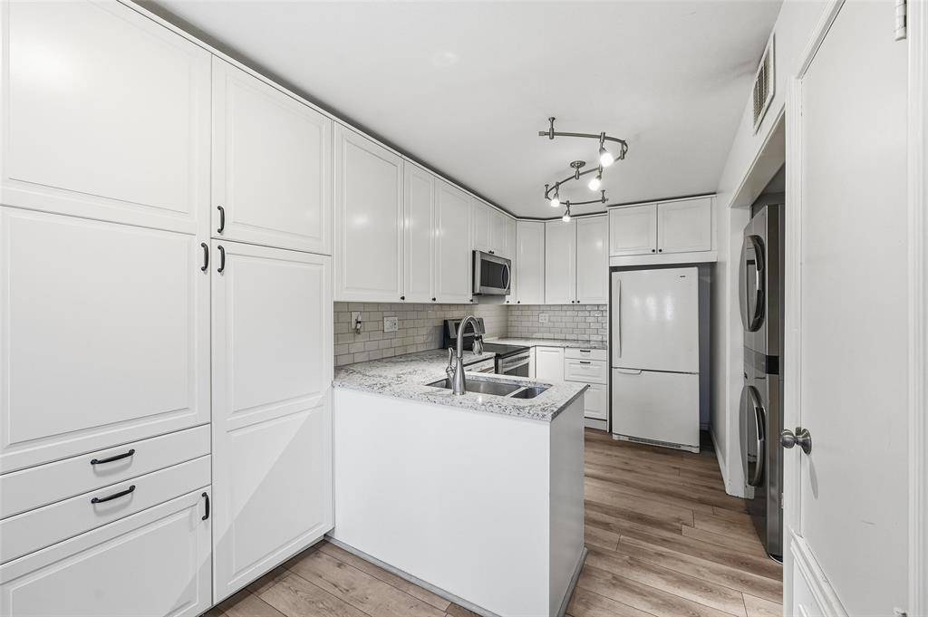 821 Dublin Drive #211, Richardson, TX 75080