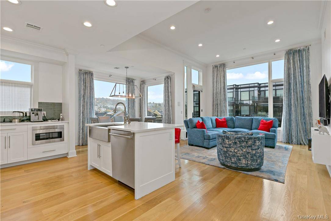 45 Hudson View Way WAY #400, Tarrytown, NY 10591