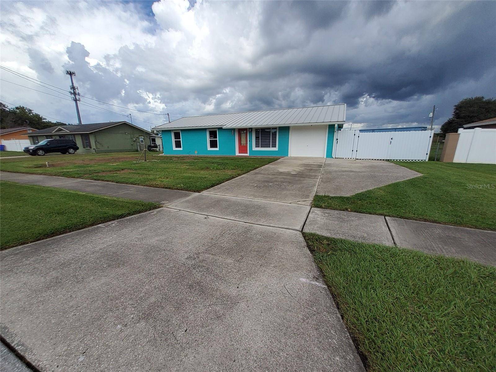 1319 MANOR DR, Kissimmee, FL 34741