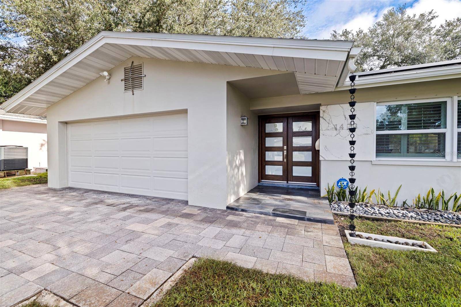 1423 42ND AVE N, St Petersburg, FL 33703