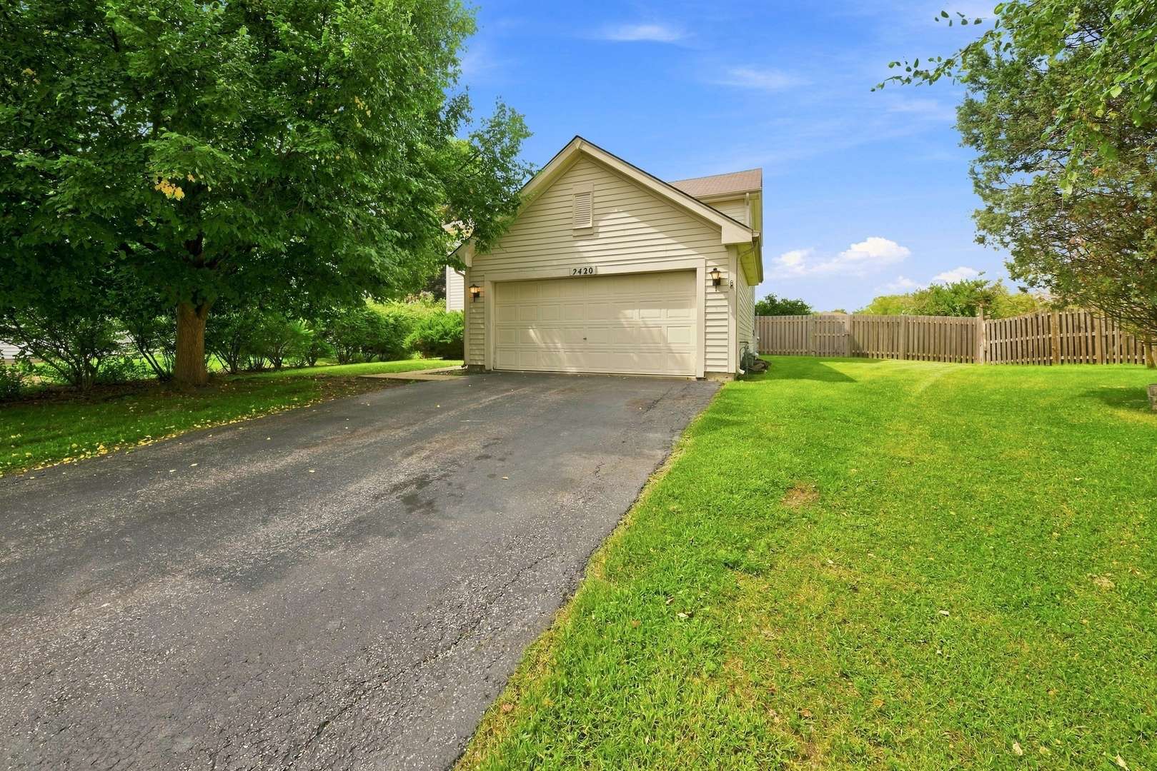 2420 Sisters CT, Naperville, IL 60564