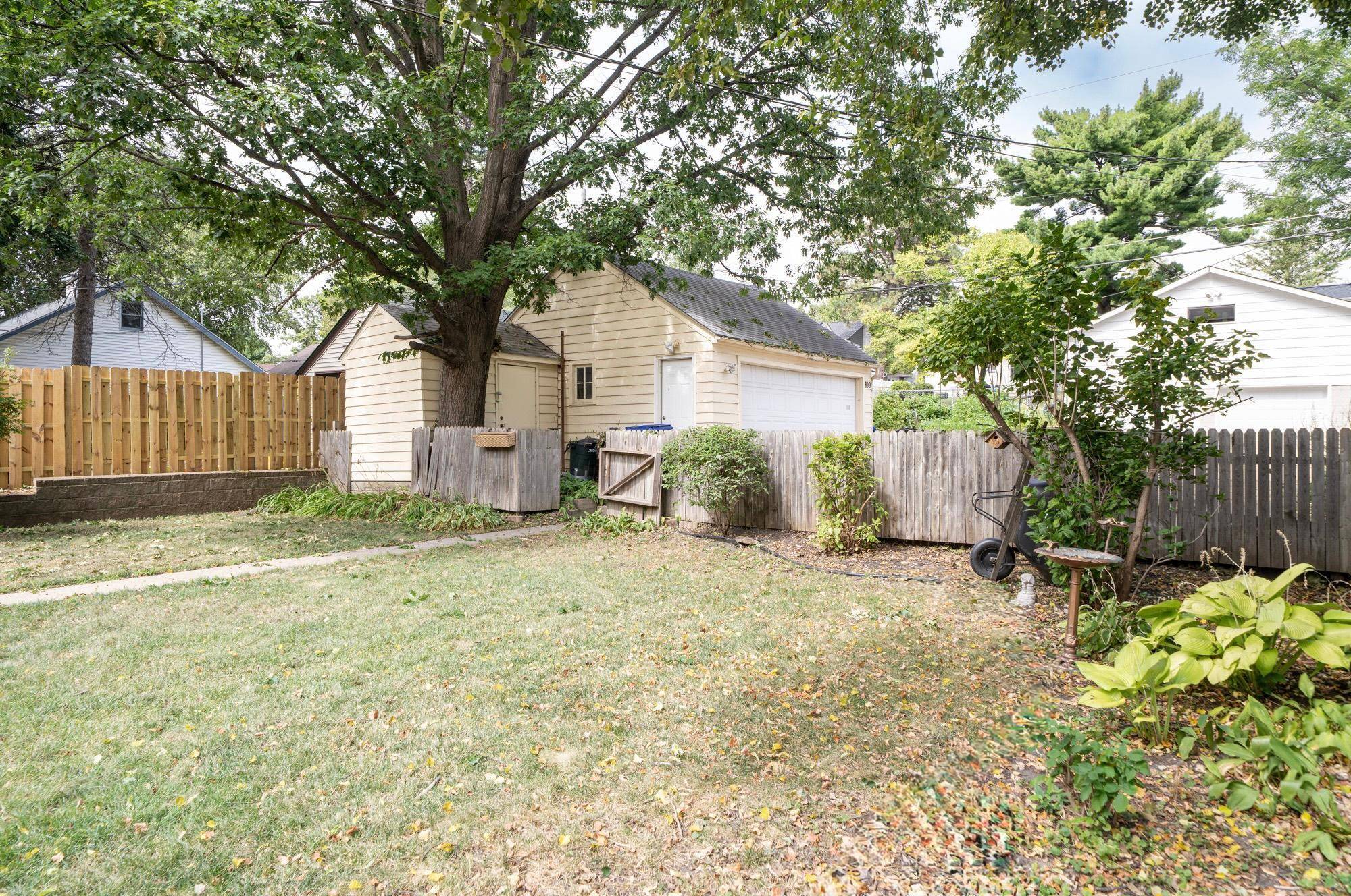 899 Parkview AVE, Saint Paul, MN 55117