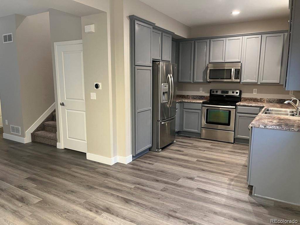 10269 Bellwether LN, Lone Tree, CO 80124