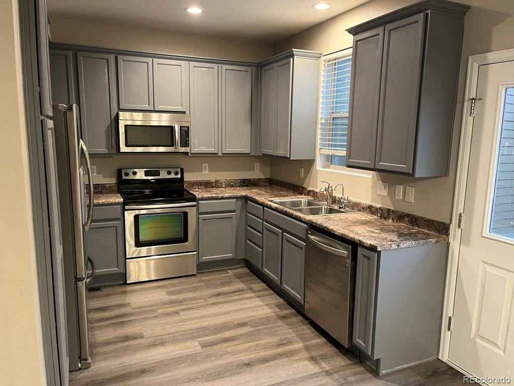 10269 Bellwether LN, Lone Tree, CO 80124