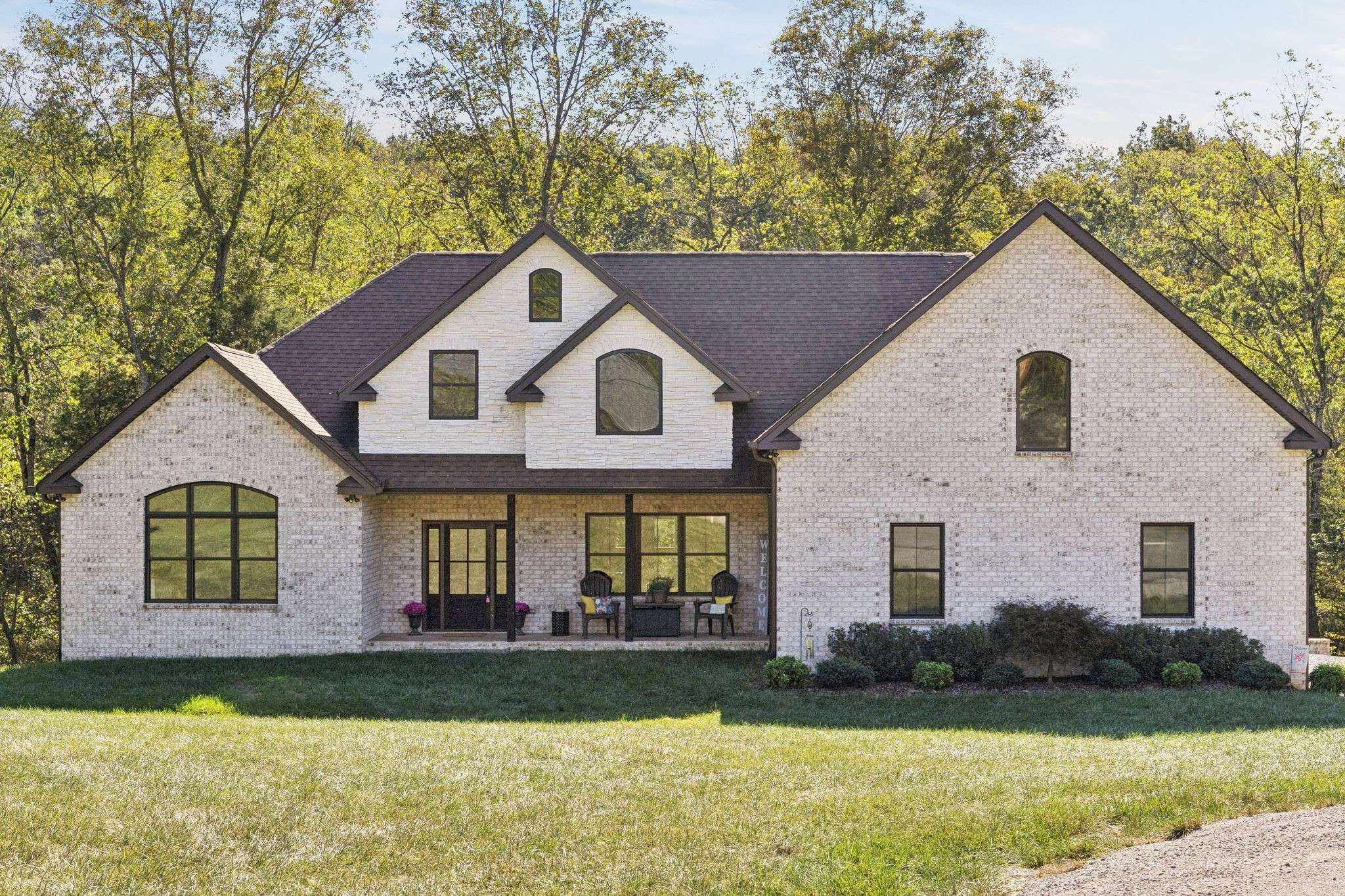 1365 Seymour Dr, Pleasant View, TN 37146