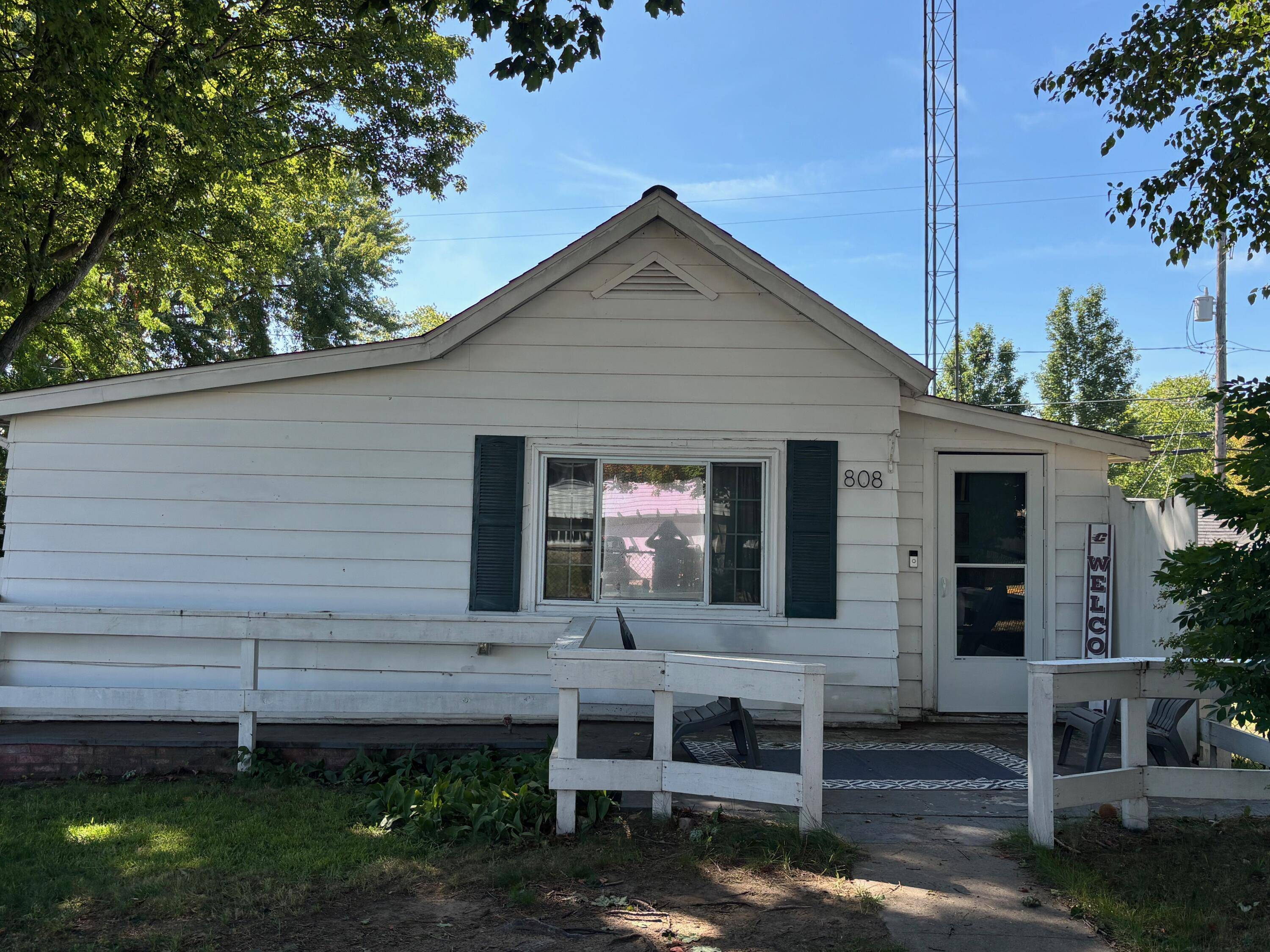 808 Anderson ST, Ludington, MI 49431