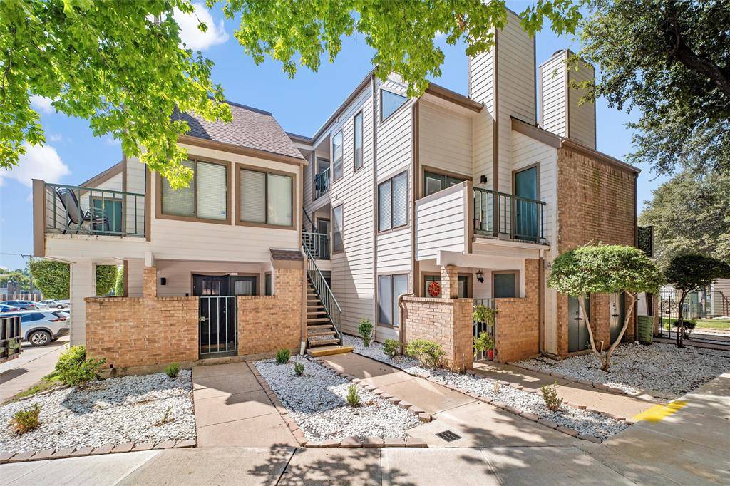 2310 Bamboo Drive #J207, Arlington, TX 76006