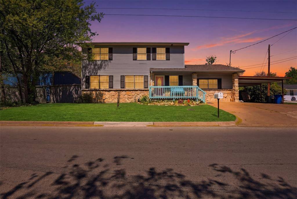 500 W Rucker Street, Granbury, TX 76048