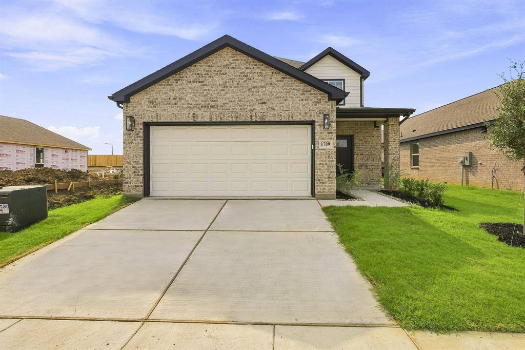 1709 Romans Road, Ennis, TX 75119