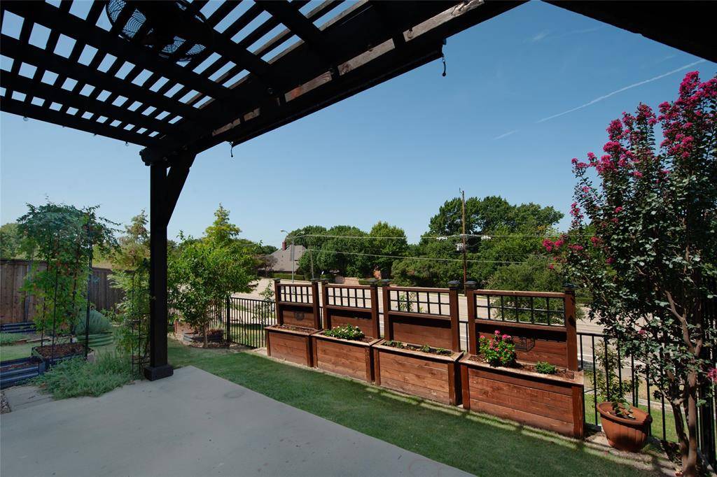 291 Moorland Drive, Richardson, TX 75080