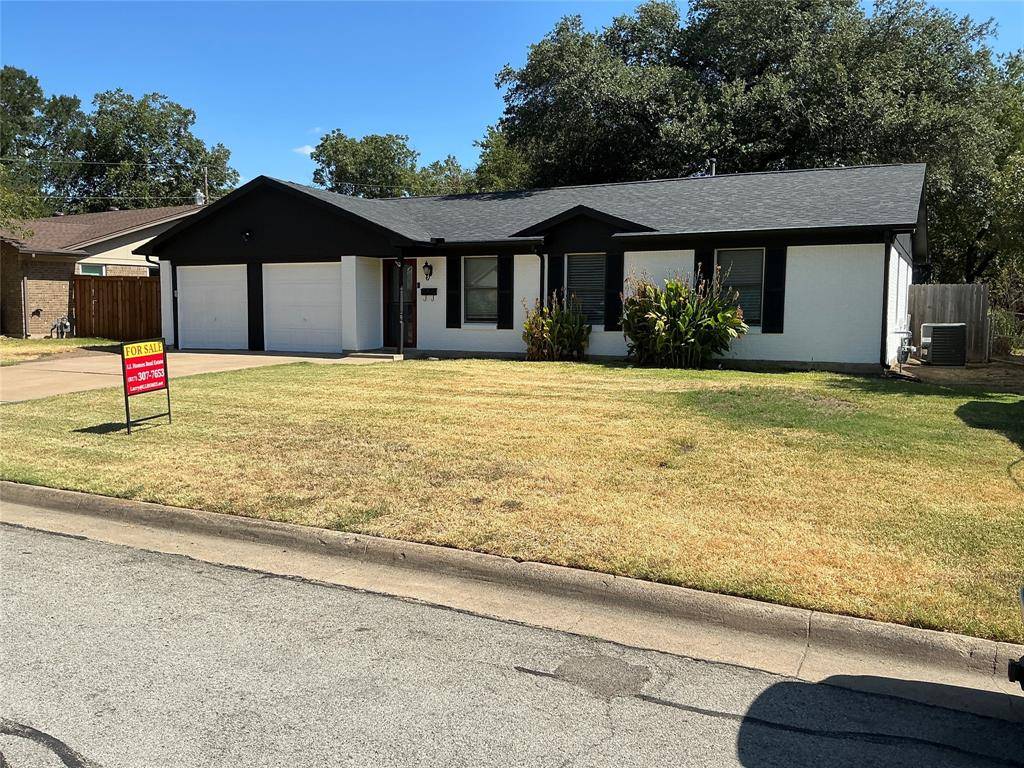 136 Jill Ann Drive, Burleson, TX 76028