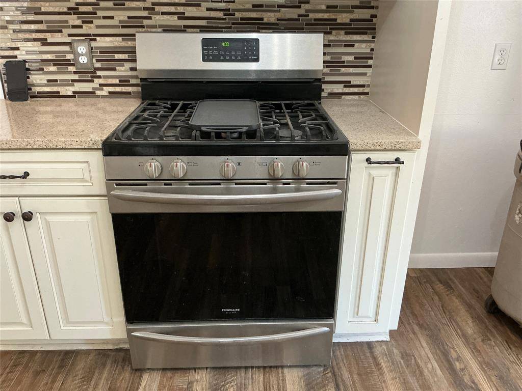136 Jill Ann Drive, Burleson, TX 76028