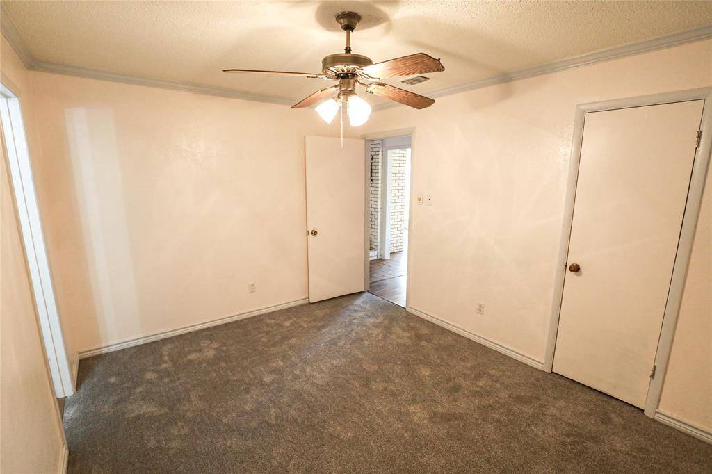 1233 Kathryn Street, Hurst, TX 76053