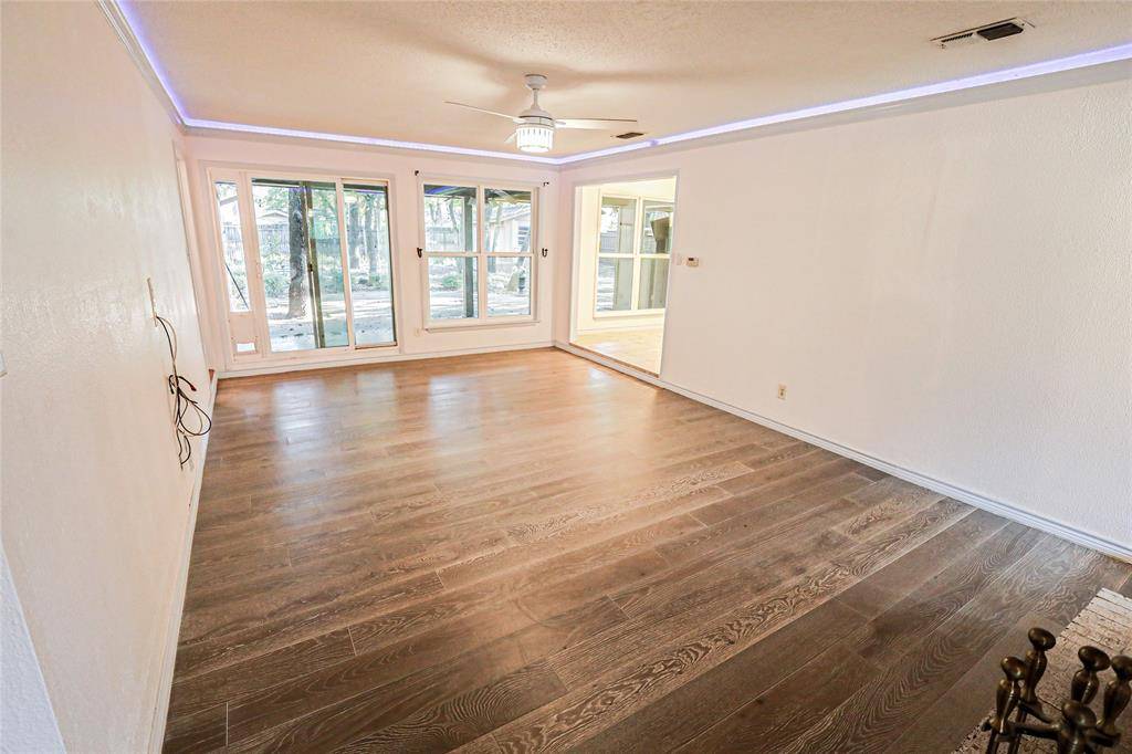 1233 Kathryn Street, Hurst, TX 76053