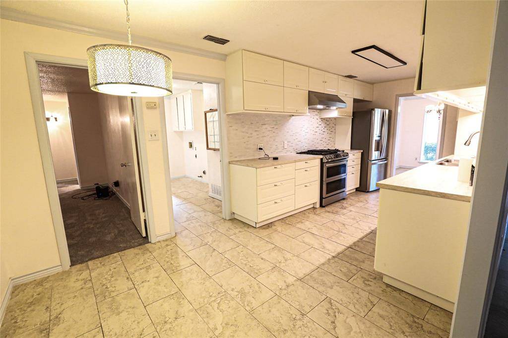 1233 Kathryn Street, Hurst, TX 76053