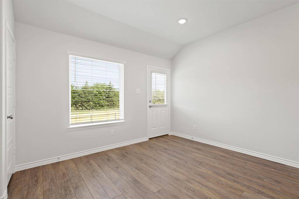 1600 Romans Road, Ennis, TX 75119