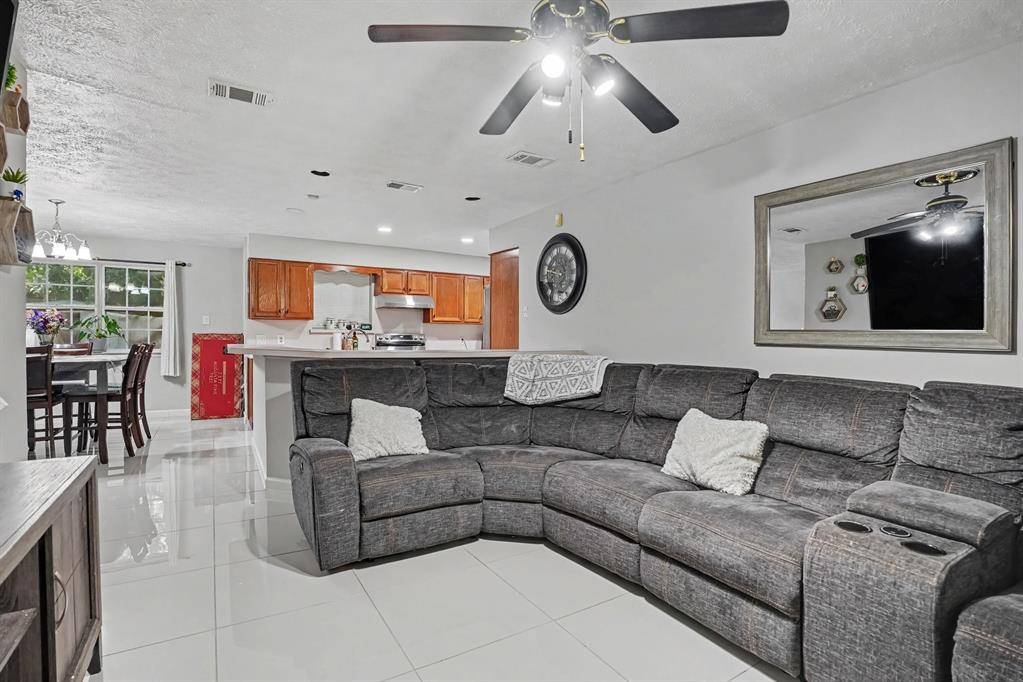 618 Thrush Avenue, Duncanville, TX 75116
