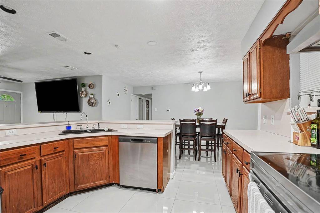 618 Thrush Avenue, Duncanville, TX 75116