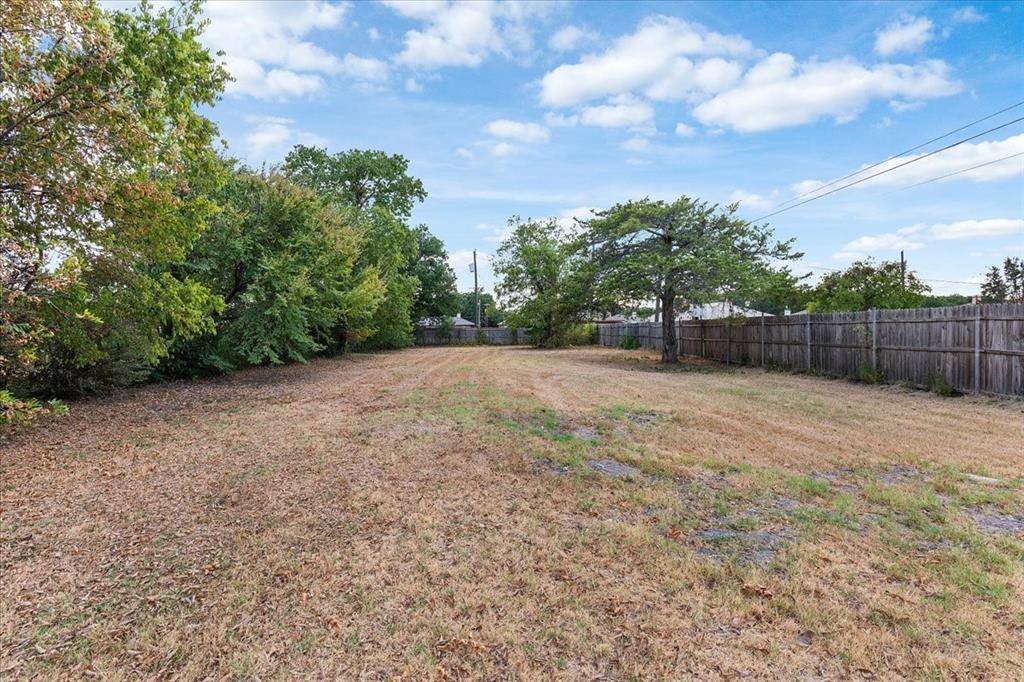 2801 Crystal Drive, Balch Springs, TX 75180
