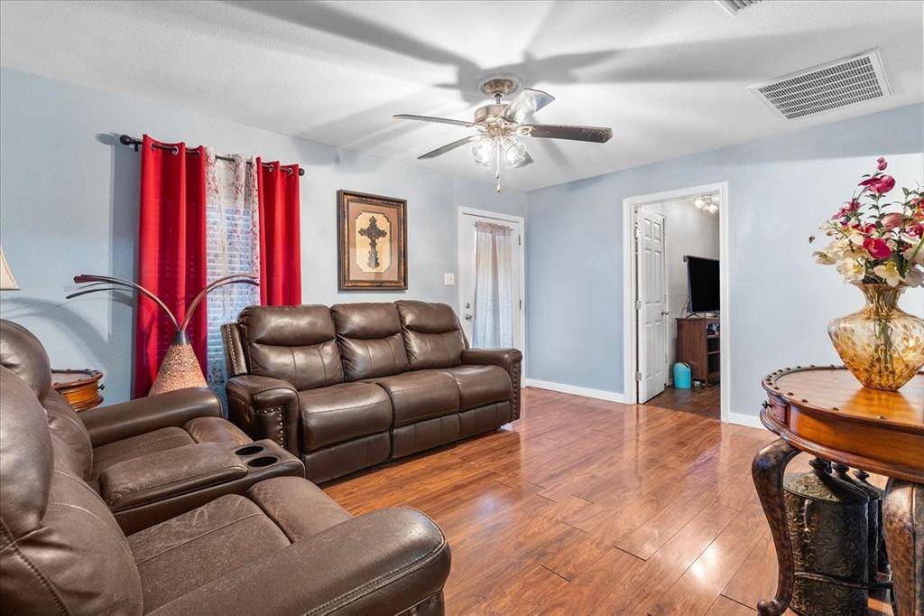 2801 Crystal Drive, Balch Springs, TX 75180