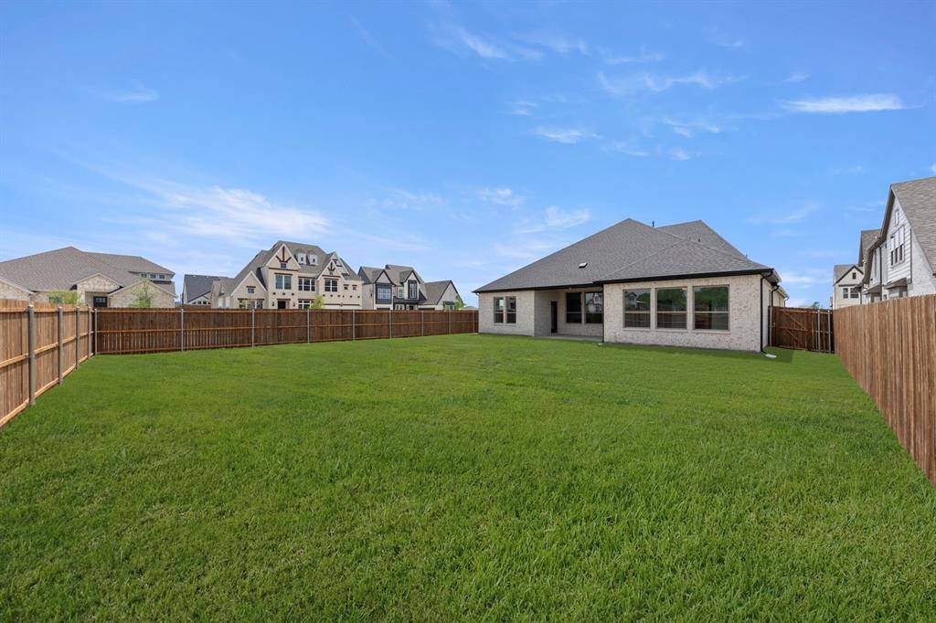 504 Auburn Avenue, Midlothian, TX 76065