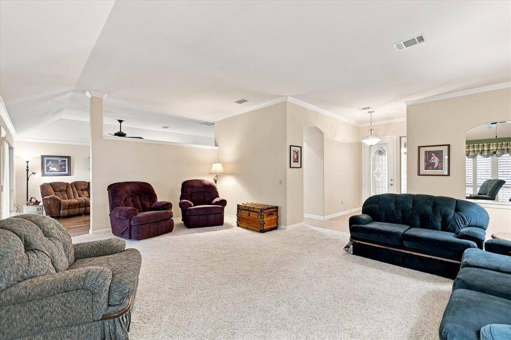 10512 Belvedere Drive, Denton, TX 76207