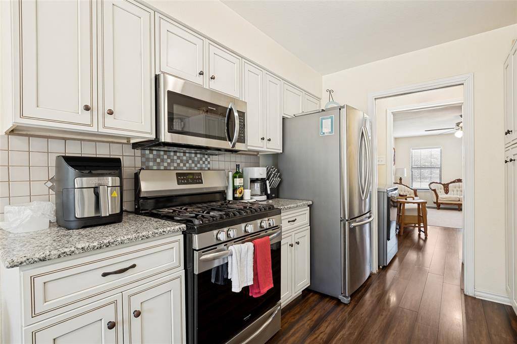 300 Monica Street, Glenn Heights, TX 75154