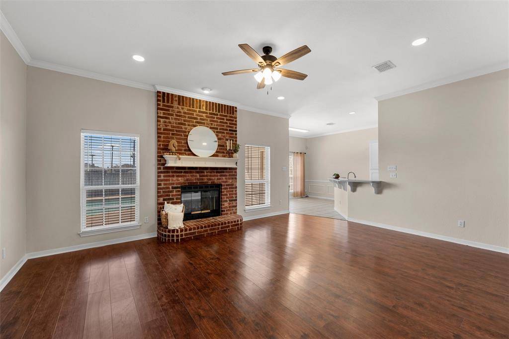 217 Keswick Drive, Hewitt, TX 76643