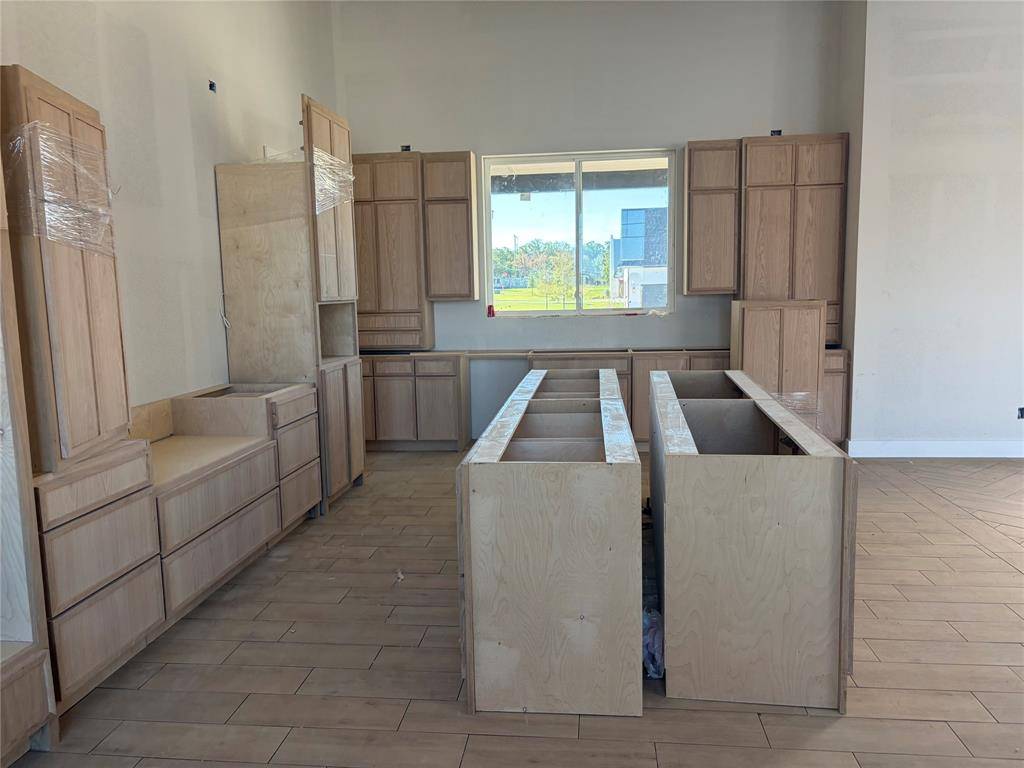 308 Mint Ridge Drive, Burleson, TX 76028