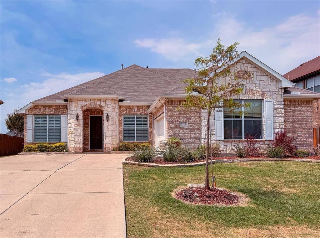 2311 Collin Drive, Grand Prairie, TX 75052