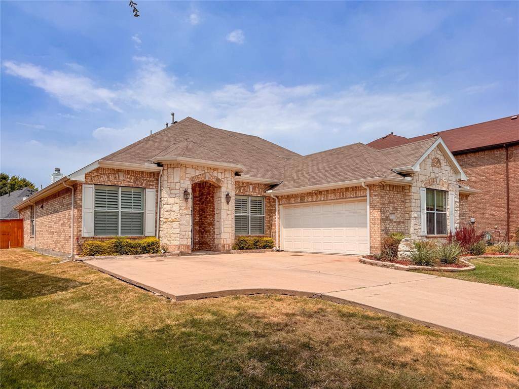 2311 Collin Drive, Grand Prairie, TX 75052