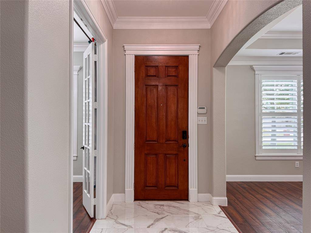 2311 Collin Drive, Grand Prairie, TX 75052