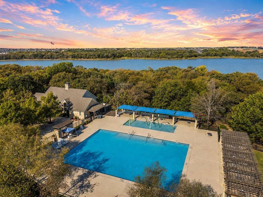 905 Lake Grove Drive, Little Elm, TX 75068