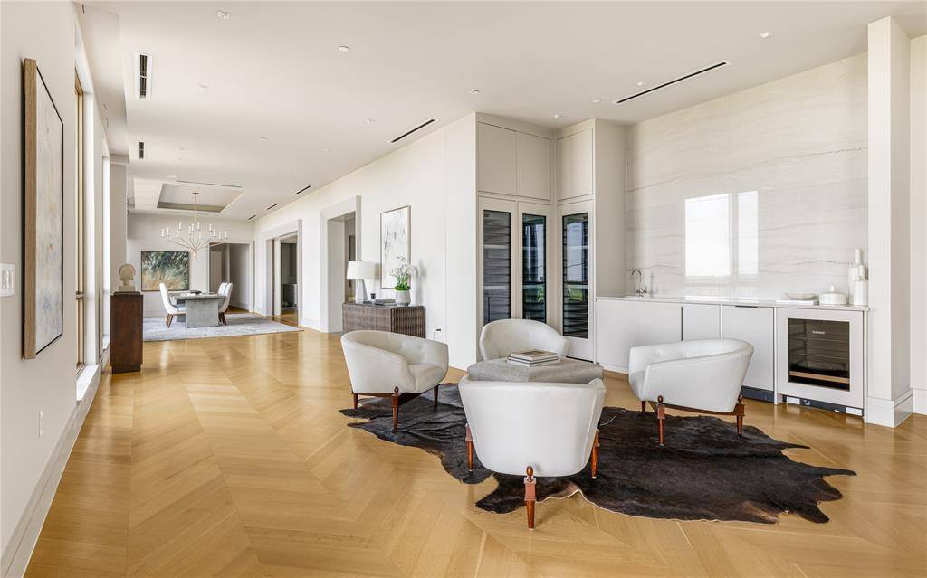 4205 Buena Vista Street #501, Dallas, TX 75205
