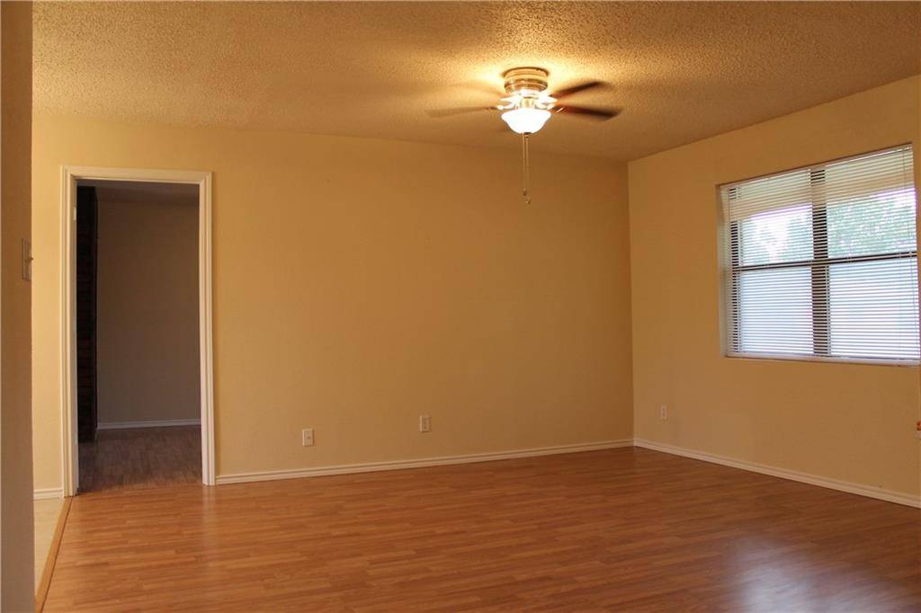 122 Southside Drive, Sanger, TX 76266