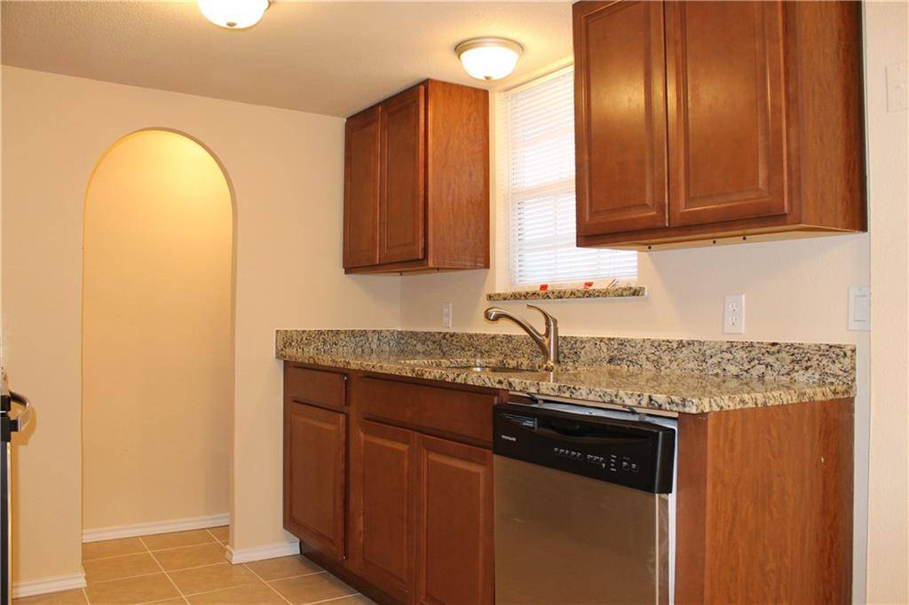 122 Southside Drive, Sanger, TX 76266