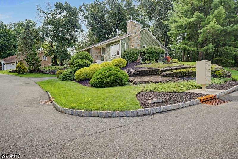 2 Canada Goose Dr, Allamuchy Twp., NJ 07840