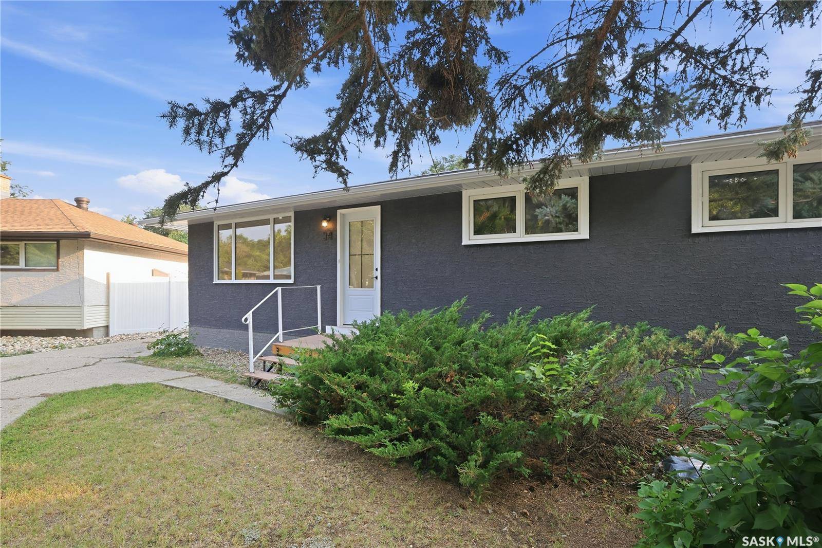 34 Ottawa PLACE, Regina, SK S4R 2V7