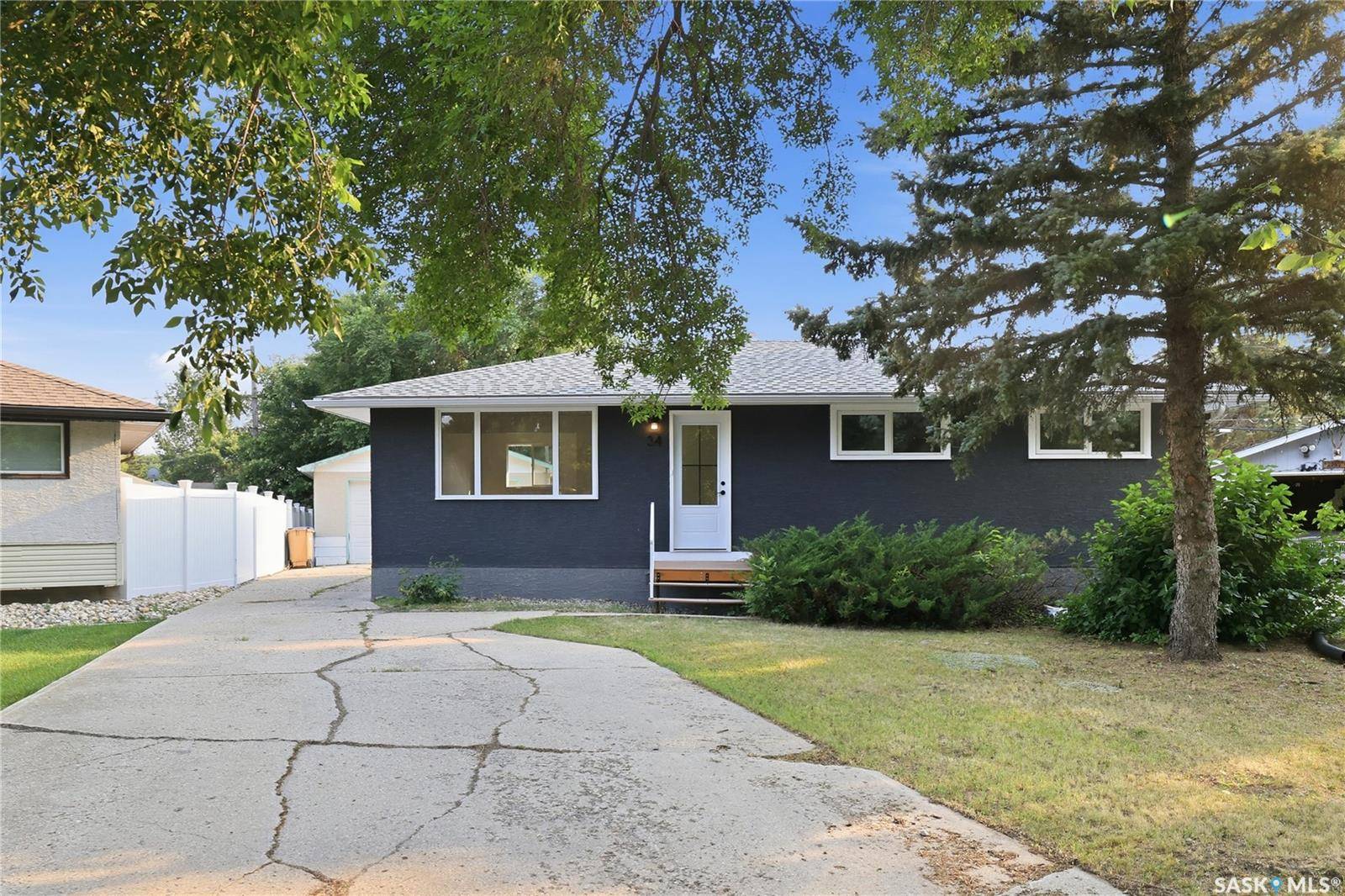 34 Ottawa PLACE, Regina, SK S4R 2V7