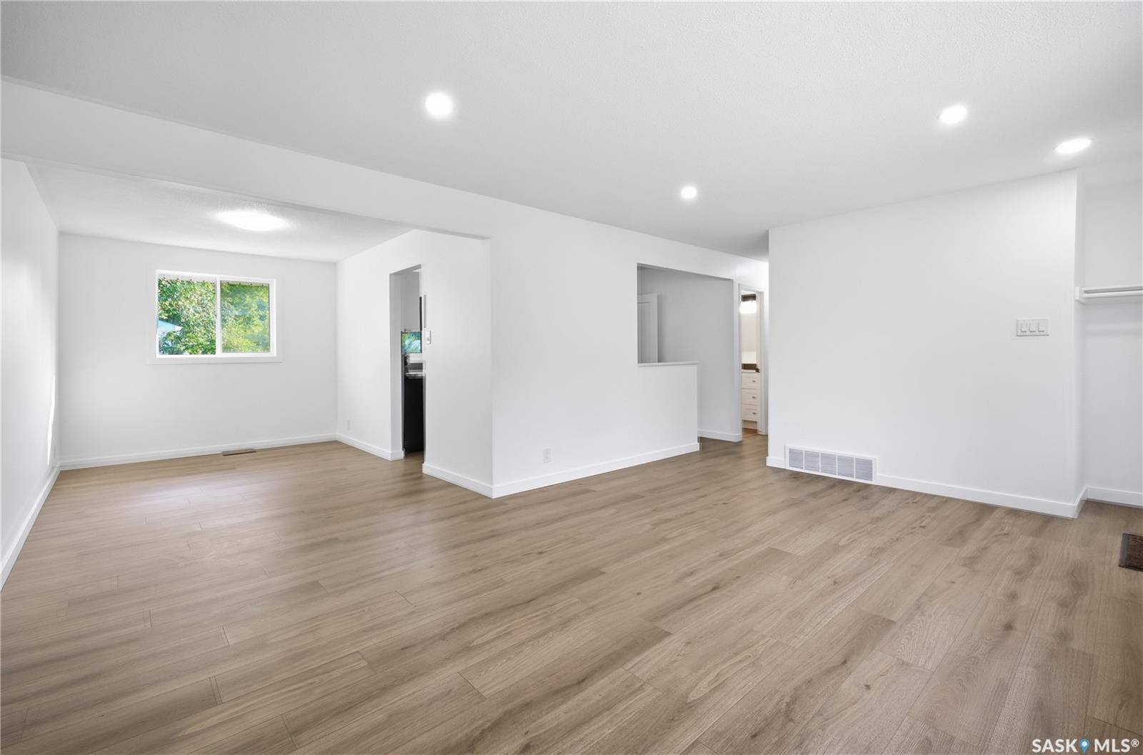 34 Ottawa PLACE, Regina, SK S4R 2V7
