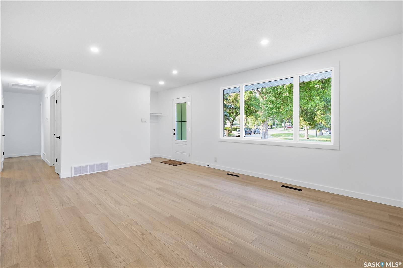 34 Ottawa PLACE, Regina, SK S4R 2V7