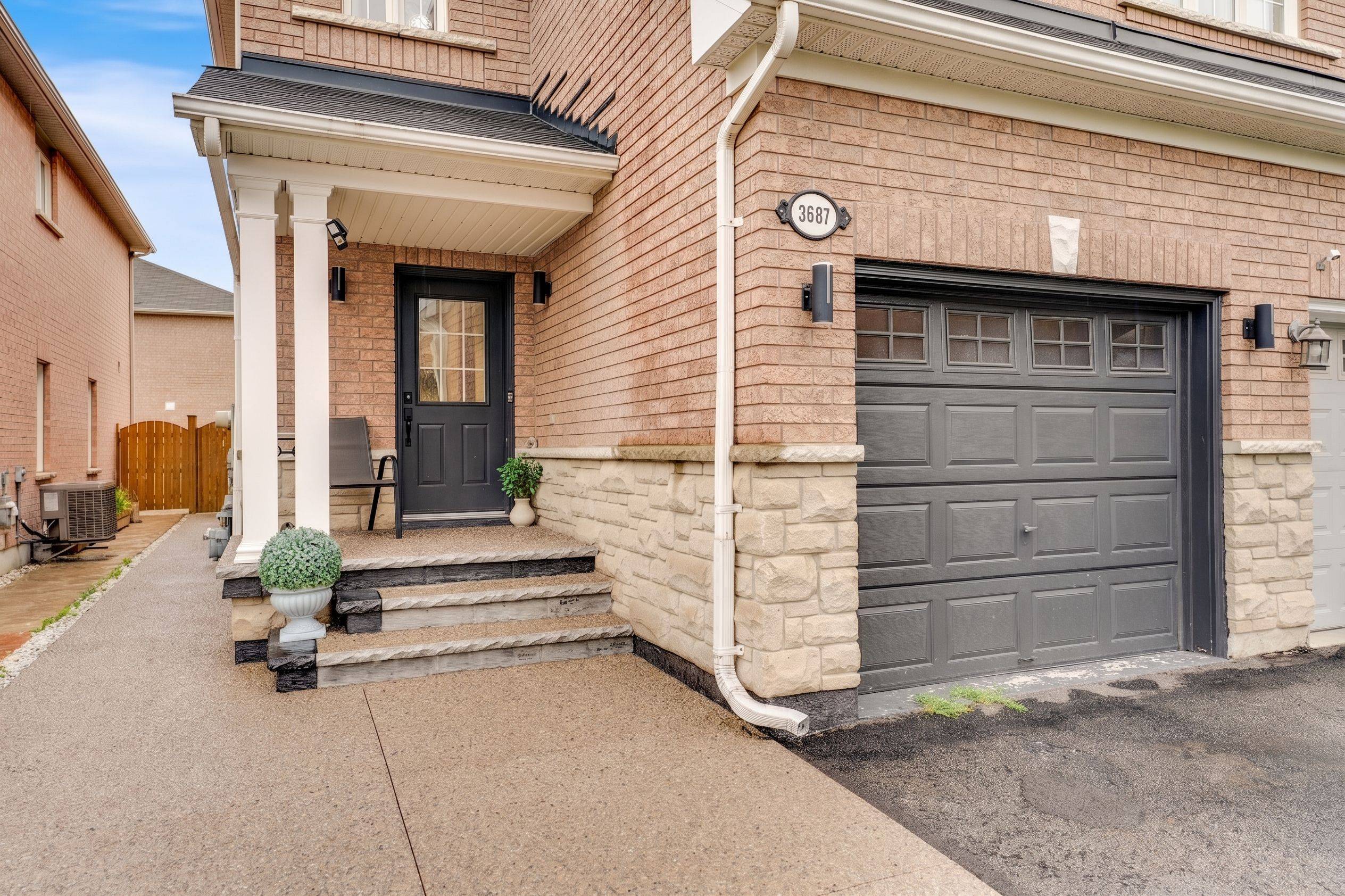 3687 Bala DR, Mississauga, ON L5M 7N1
