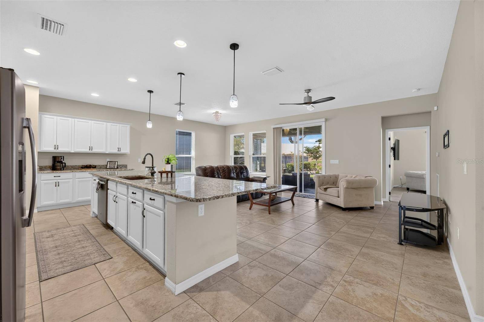306 ALCOVE DR, Groveland, FL 34736