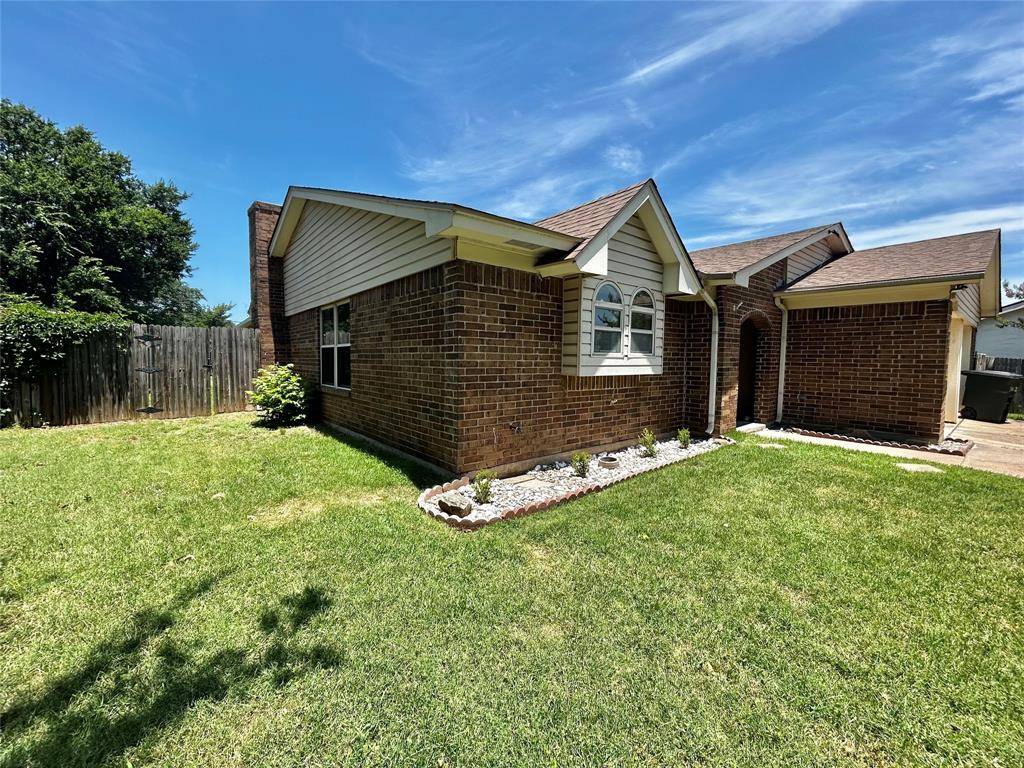 6209 Gayle Drive, North Richland Hills, TX 76180