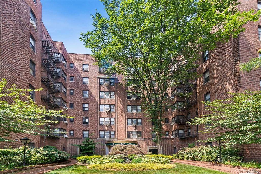69-10 Yellowstone BLVD #202, Forest Hills, NY 11375