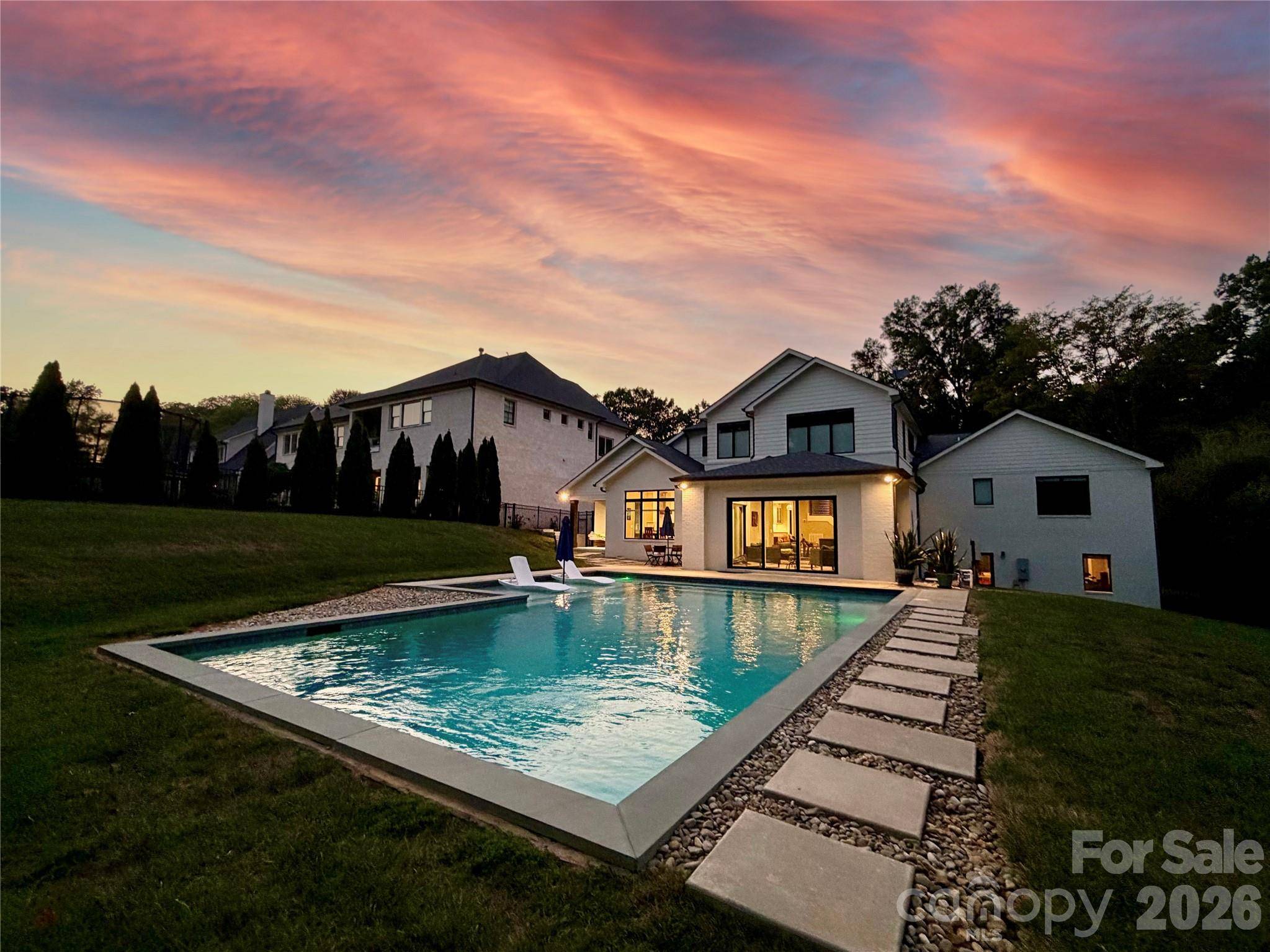 842 Linda LN, Charlotte, NC 28211