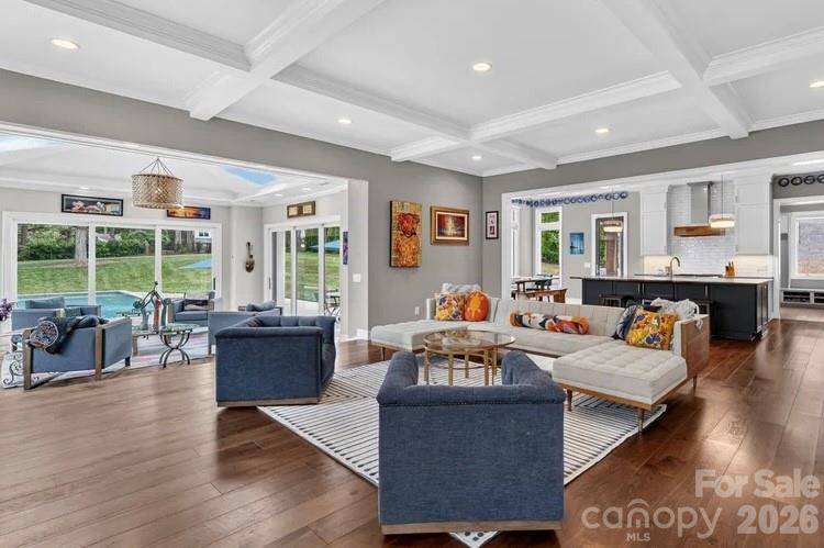842 Linda LN, Charlotte, NC 28211